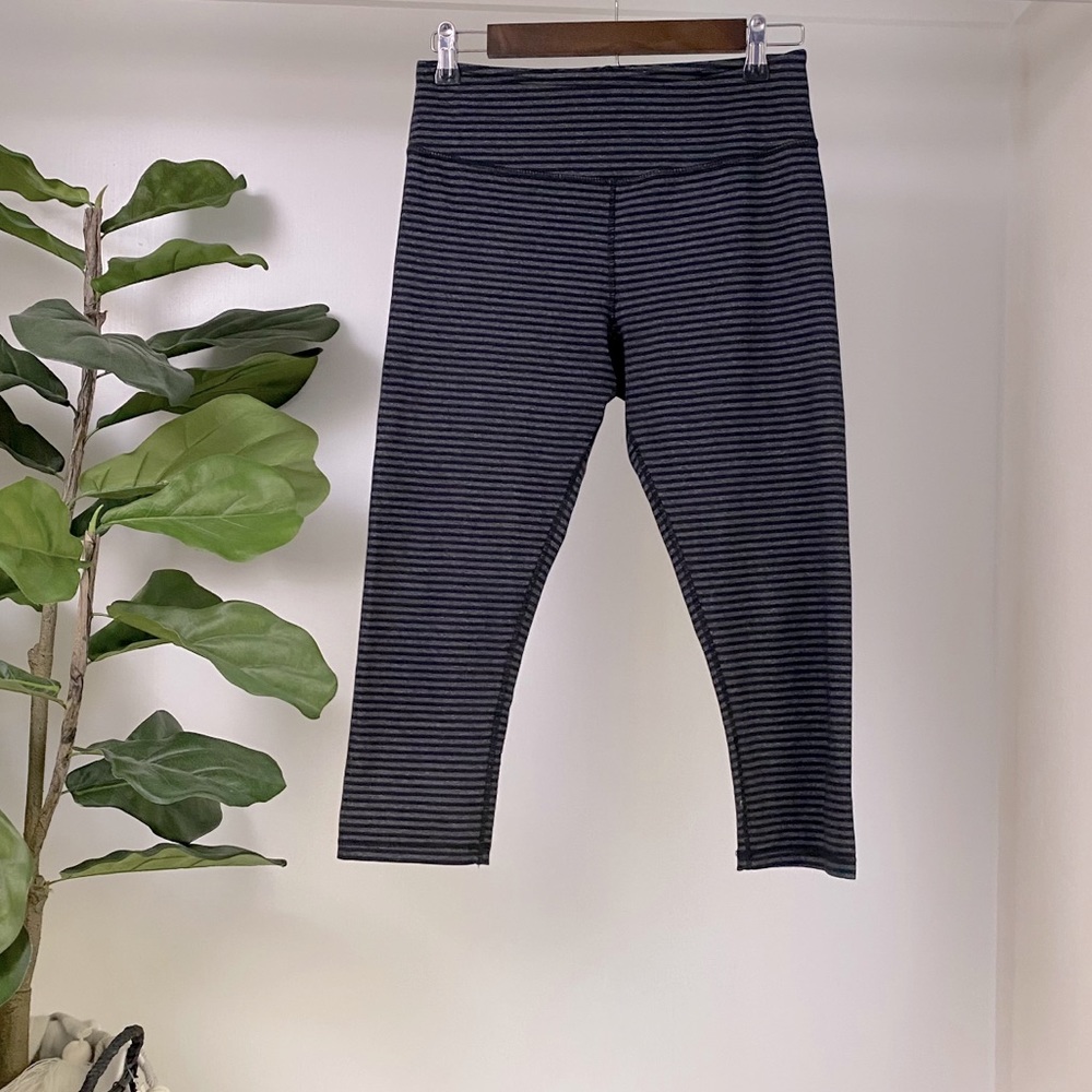 Kyodan Striped Capri Spring Easy Casual Work Out Atheltic Leggings Black‎ Gray